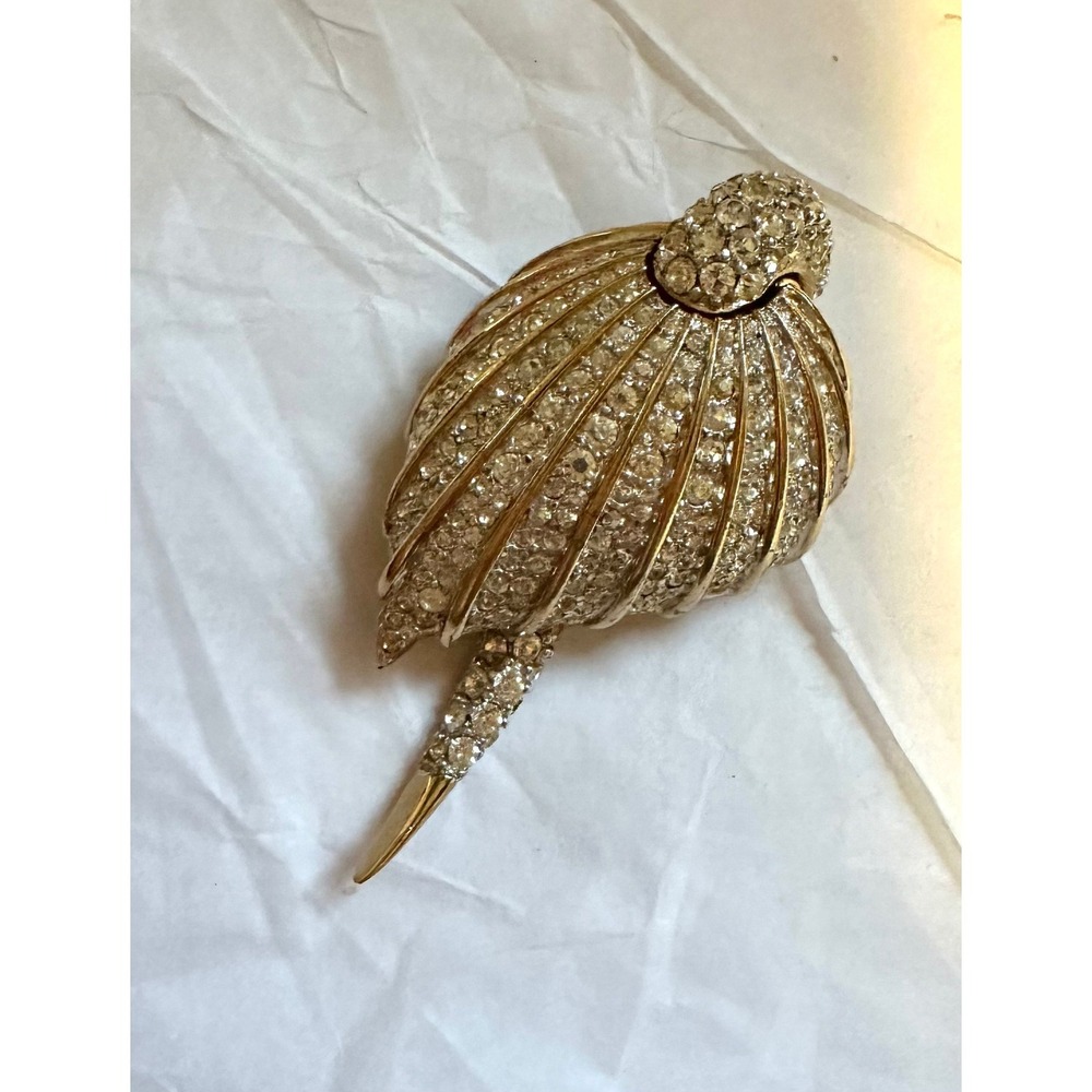 Vintage Jomaz Rhinestone Flower Pin‎